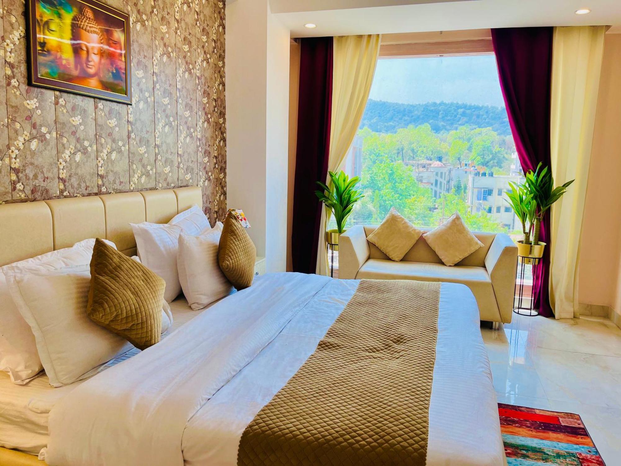 Hotel Golden Temple View By La Casa, #top Rated #most Awarded #swimming Pool #prime Location #luxury #parking #rooftop Cafe