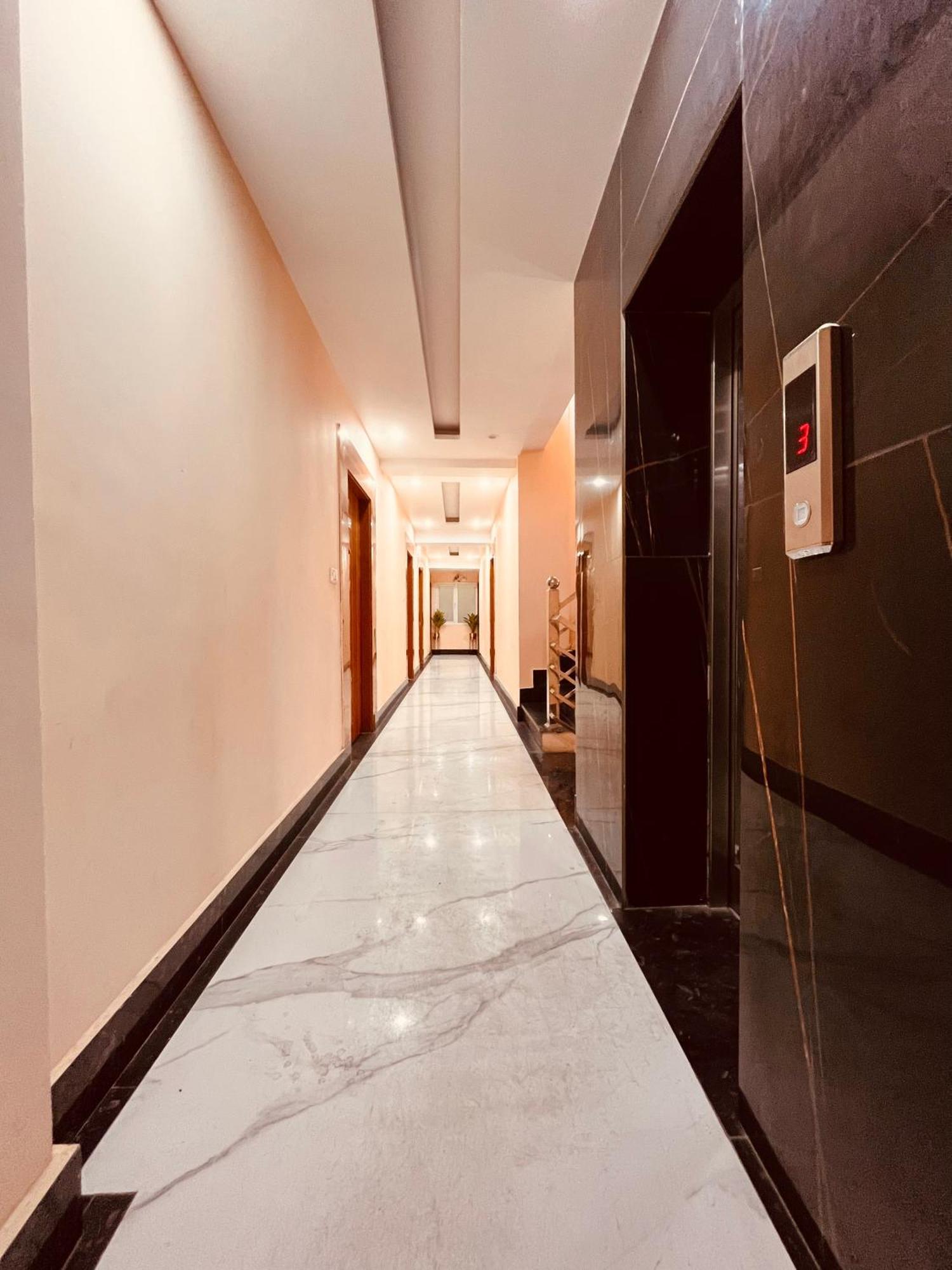 Golden Temple View By La Casa, #top Rated #most Awarded #swimming Pool #prime Location #luxury #parking #rooftop Cafe Hotel Amritsar
